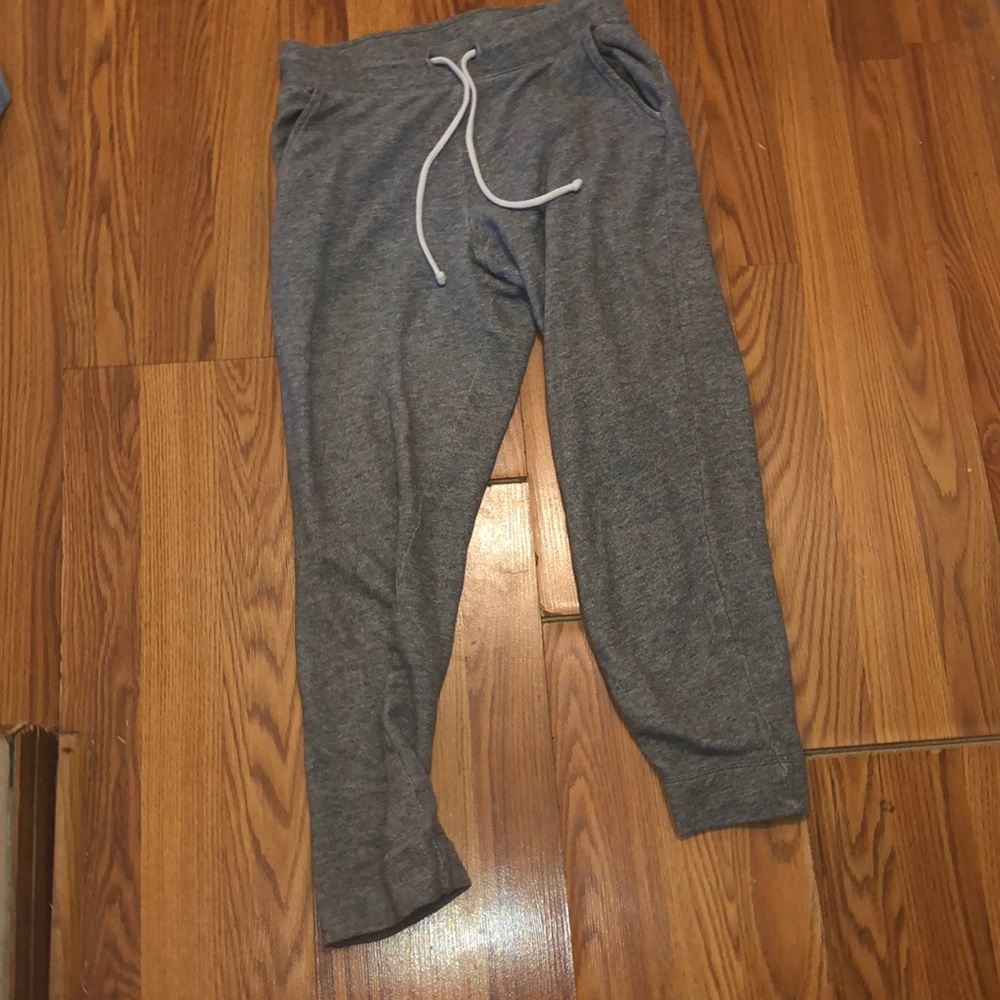 I’m selling some jogger pants